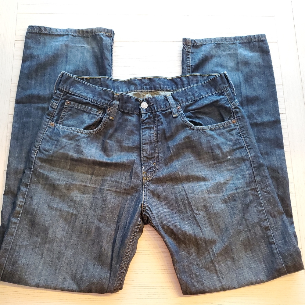 569 Levi's